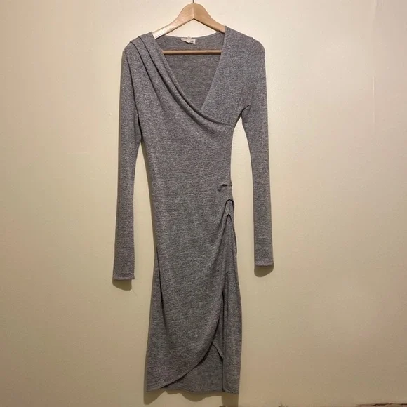 Aritzia Wilfred Free Klum gray dress. Size S - Picture 2 of 7